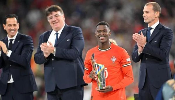 融期策略 切费林：努诺-门德斯或许是当今最佳球员；C罗是三大足球传奇之一